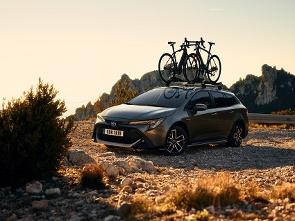 Nuove Totoya Corolla GR Sport e Trek al Salone di Ginevra: caratteristiche tecniche e motori