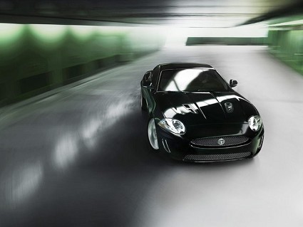 Nuova Jaguar XK model year 2010: lusso ed eleganza combinati a grandi prestazioni su strada. Design, motori e dotazioni. 